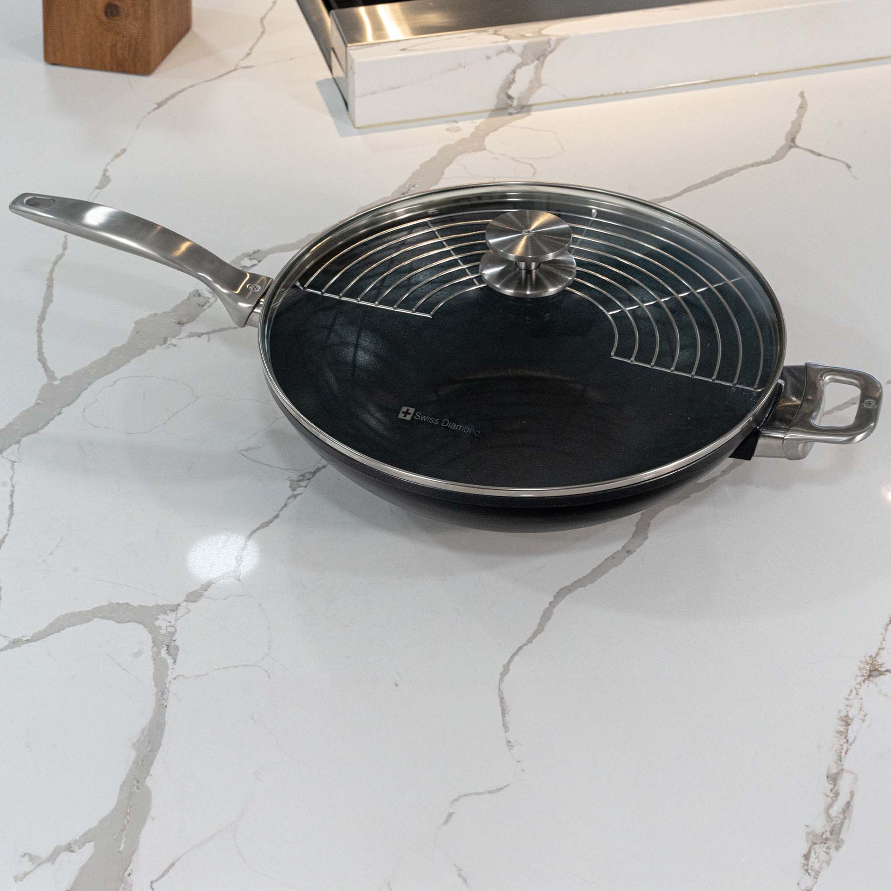 Nonstick Wok with Lid and Rack